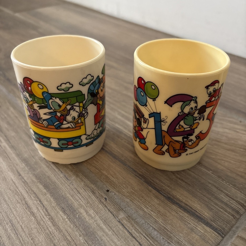 Vintage‎ Walt Disney Production Super Seal Kids Cups. Lot of 2